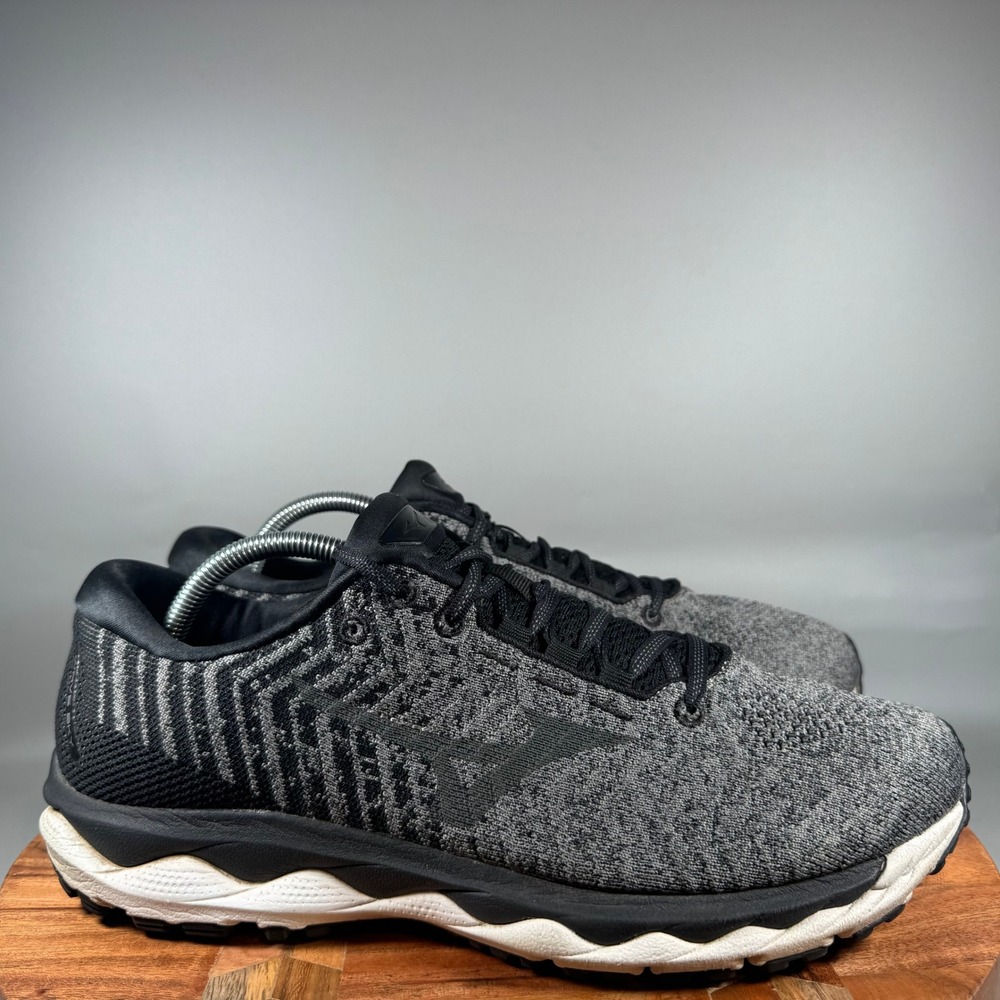 Mizuno Wave Sky 3 Mens Running Shoes Black Grey Knit J1GC192534 Size 10.5